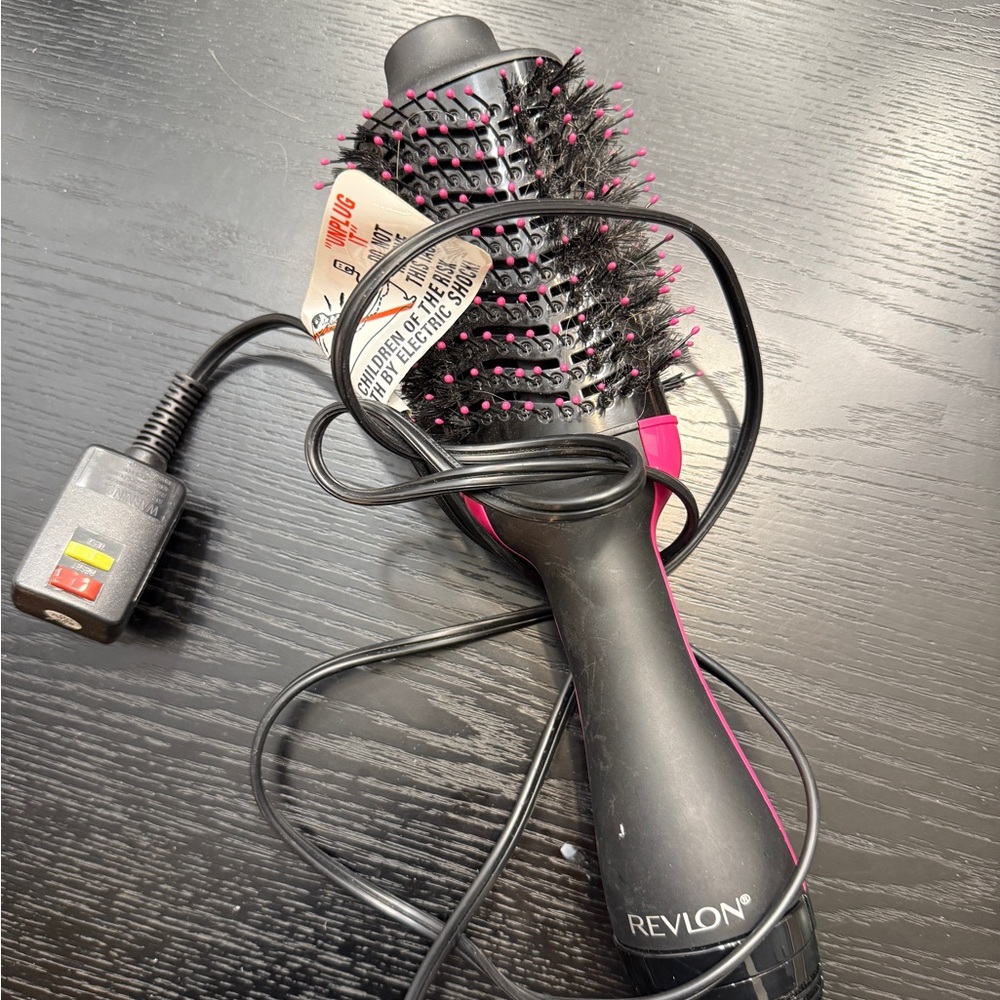 Used viral Revlon dryer blow out brush